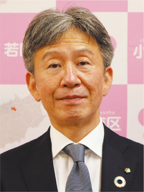 小倉南区長　尊田利文さん写真