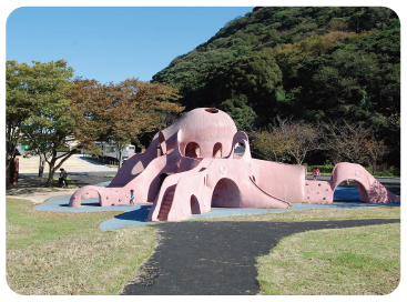 タコの遊具の画像