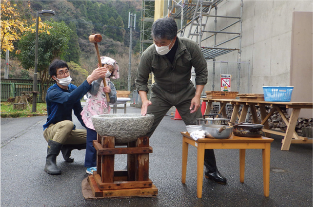 ぺったんぺったんお餅つきの写真