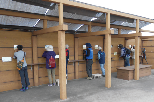 野鳥観察会の様子の写真