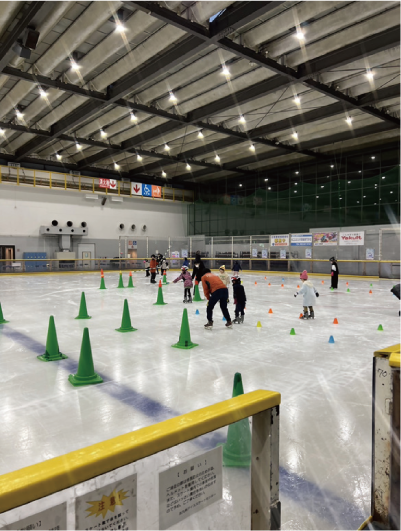 小学生アイススケート体験の写真