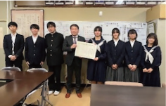 表彰された北九州市立香月中学校美術部の皆さん