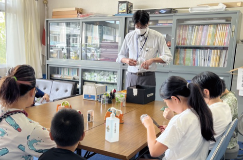 夏休み子ども工作教室の様子