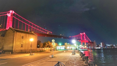 若松区を代表する若戸大橋の夜景写真