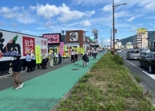 【下曽根駅入口交差点】交通安全啓発活動の様子