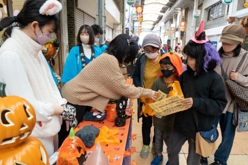 【参加型イベント】トリック　オア　トリートの様子