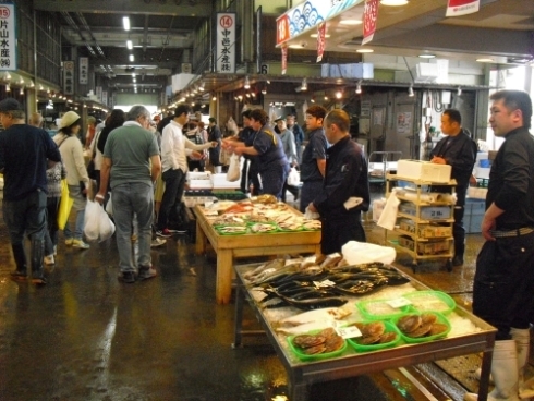  水産仲卸店舗の写真