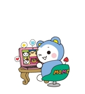 パソコンをうつモモマルくん