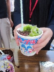 ワラビー体験2日目の様子（かき氷）