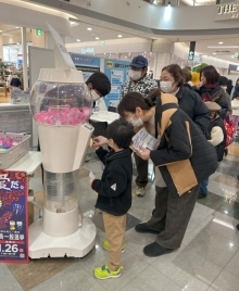 投票する子どもの様子