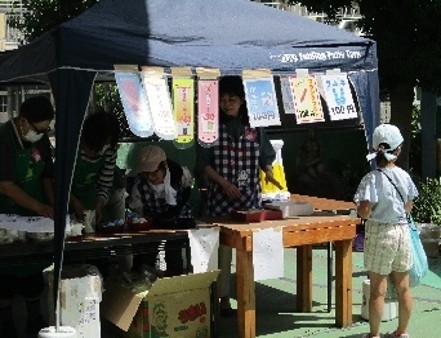 到津市民センター・子ども文化会館「お話の庭」カフェの様子の写真
