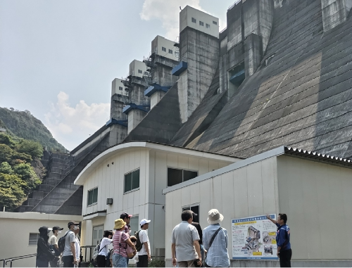 耶馬渓ダム見学バスツアーの様子
